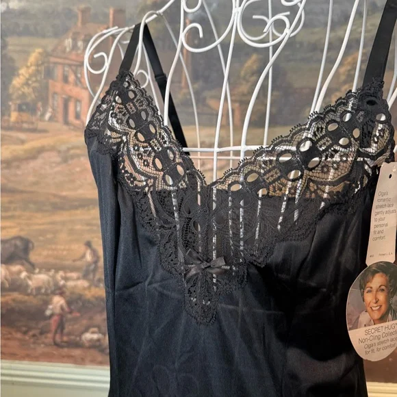 Vintage Olga Nightgown Black Lace Trim Chemise - Picture 4 of 5